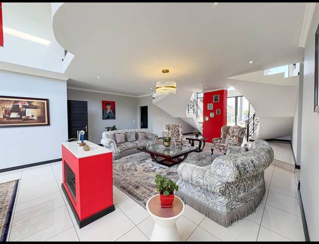 7 BEDROOM HOUSE FOR SALE IN MIDLANDS ESTATE